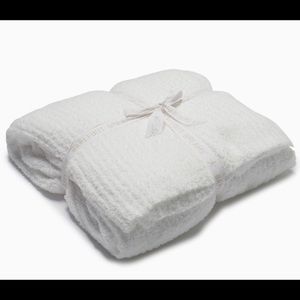 NEW Barefoot Dreams Full/Queen White Bed Blanket